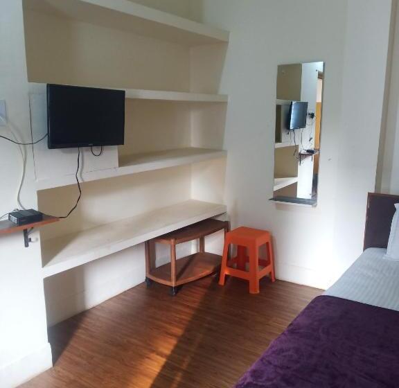 פנסיון Shine Inn 2