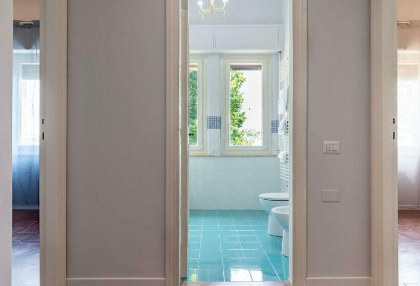 بنسيون Villa Dell Arco   Design Rooms & Pool