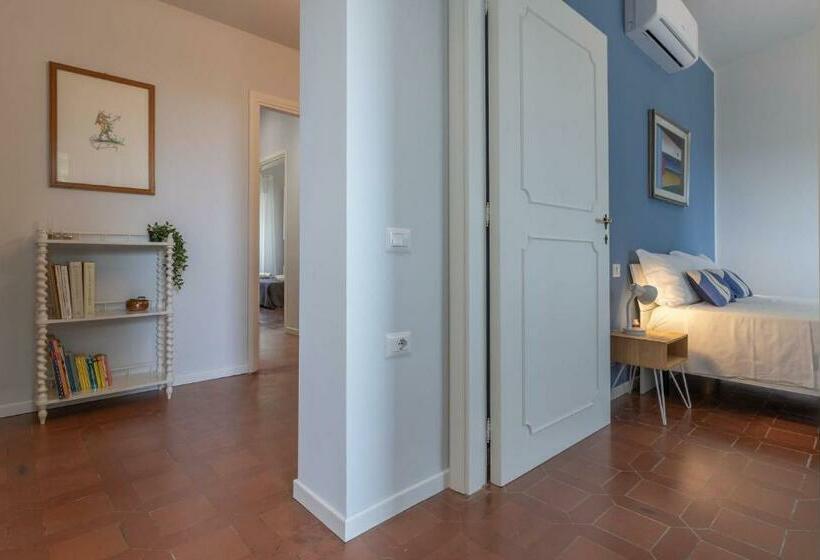 بنسيون Villa Dell Arco   Design Rooms & Pool