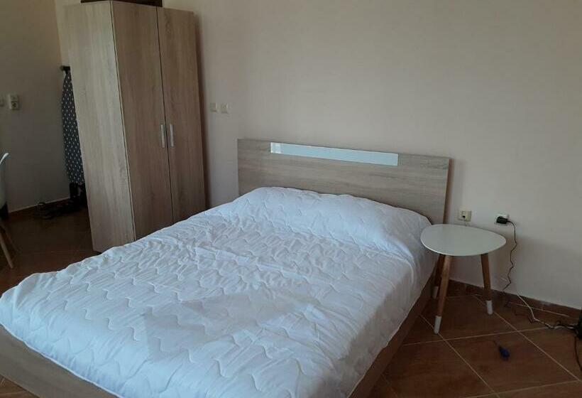 Studio 250 M море