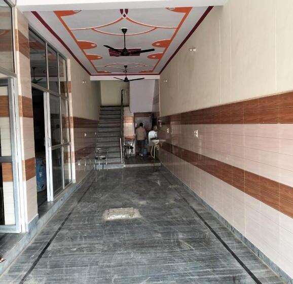 Suresh Guest House & Hotel By Wb Inn