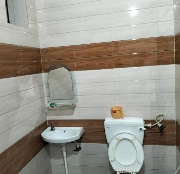 Suresh Guest House & Hotel By Wb Inn