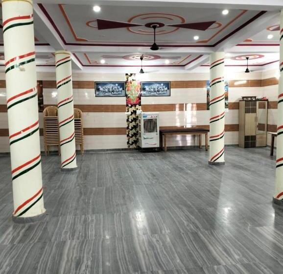 Suresh Guest House & Hotel By Wb Inn