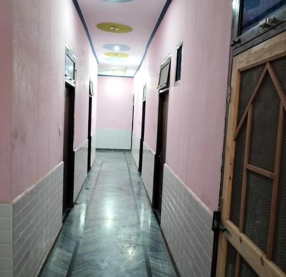 Suresh Guest House & Hotel By Wb Inn