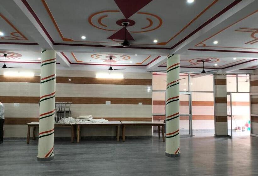 Suresh Guest House & Hotel By Wb Inn