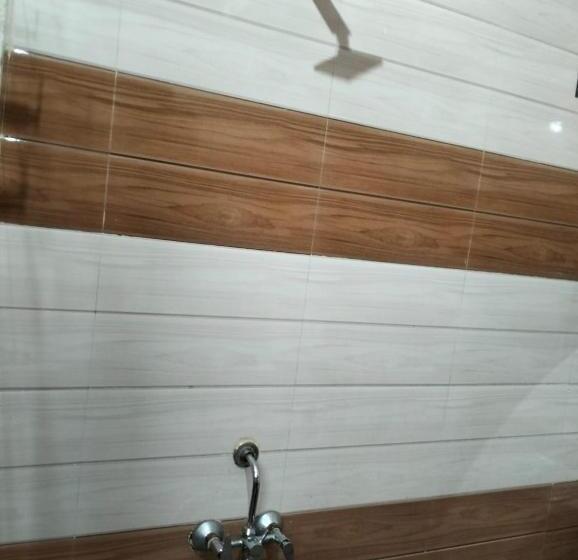 Suresh Guest House & Hotel By Wb Inn