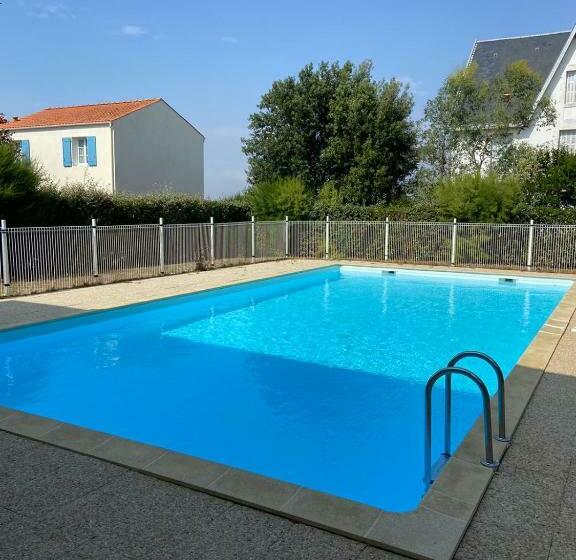 T2 En Résidence Avec Piscine Proche île Madame Et Océan