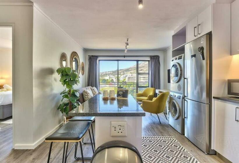 Working Professionals, Modern, Cozy, Wi Fi