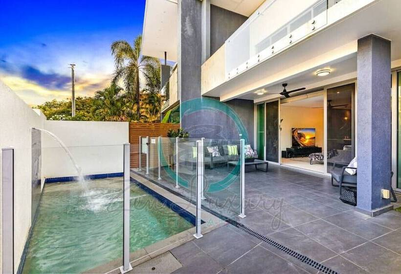 Zen Arctic Luxury 2 Story T/house + Pool & Markets