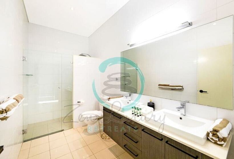 Zen Arctic Luxury 2 Story T/house + Pool & Markets