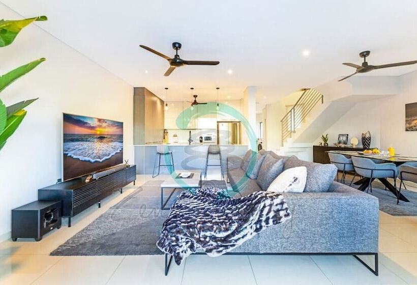 Zen Arctic Luxury 2 Story T/house + Pool & Markets