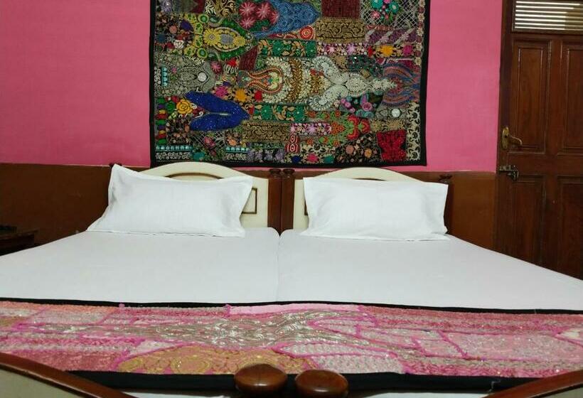 הוסטל Desert Prince