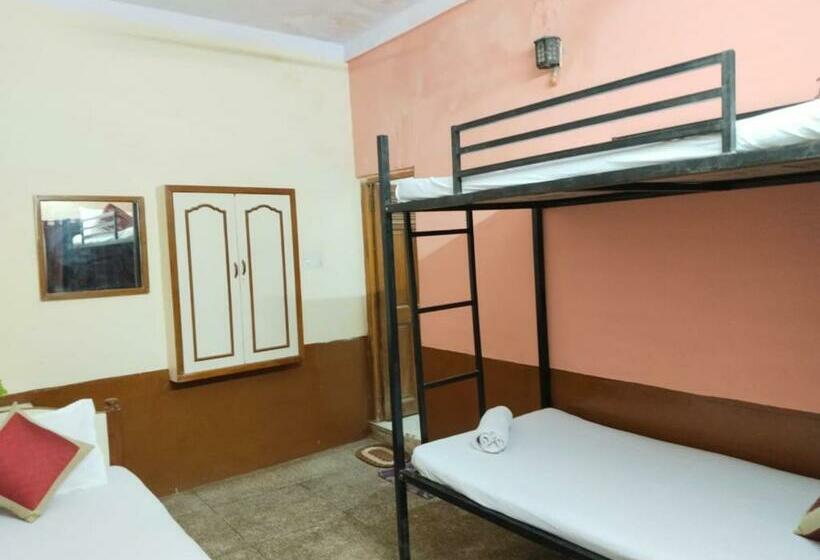 הוסטל Desert Prince