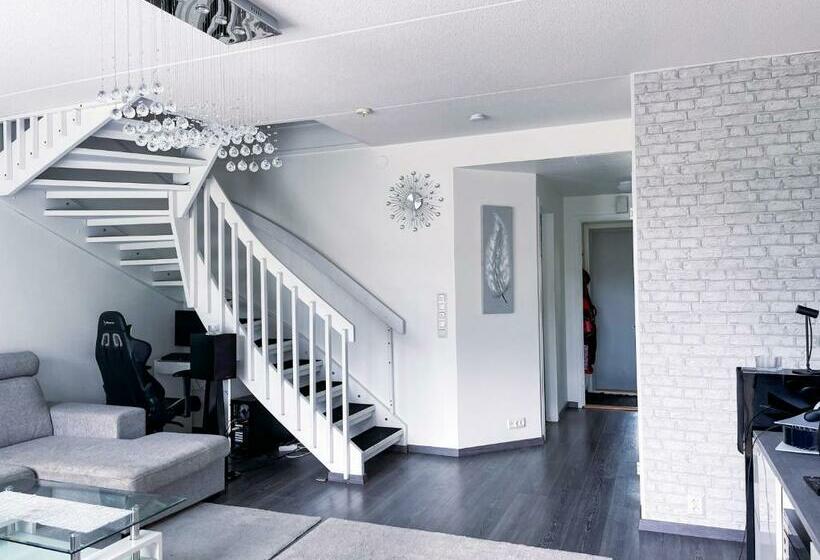 Avara, Ylellinen Kaksikerroksinen Huoneisto