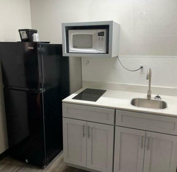 호텔 Artesia Inn No Service Fees