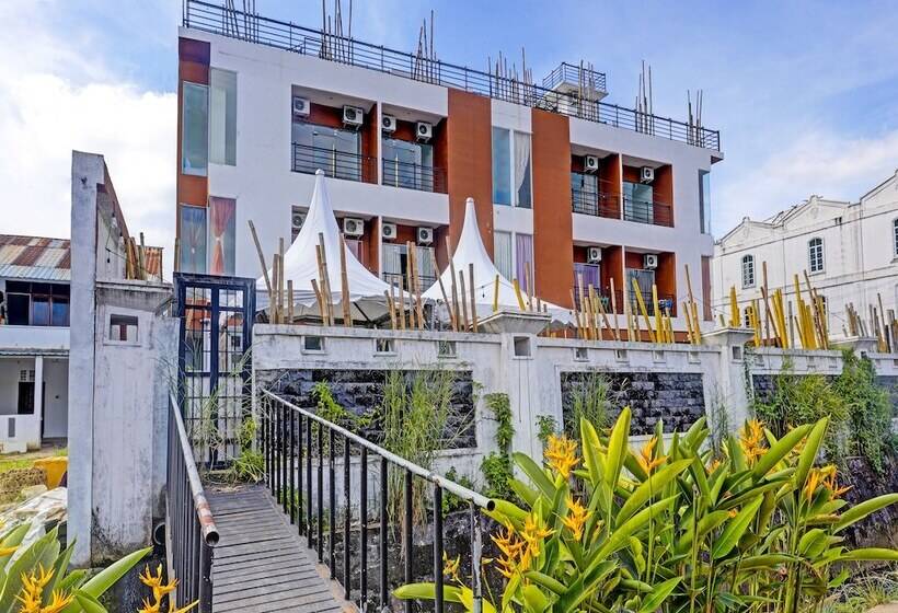 فندق Collection O 91586 Green House Tiban