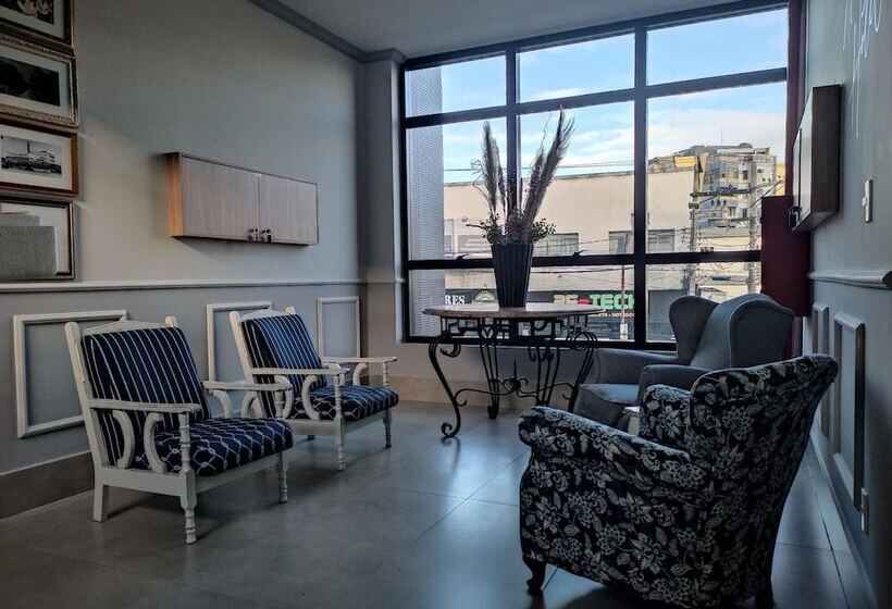 هتل کپسول Avenida Hotel De Resende