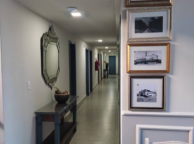 هتل کپسول Avenida Hotel De Resende