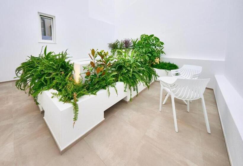 Отель Leonor Conil