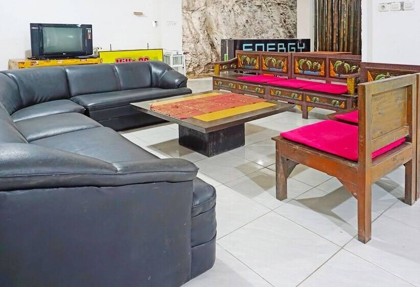 Отель Oyo 91571  Ss Bukit Cemara Syariah