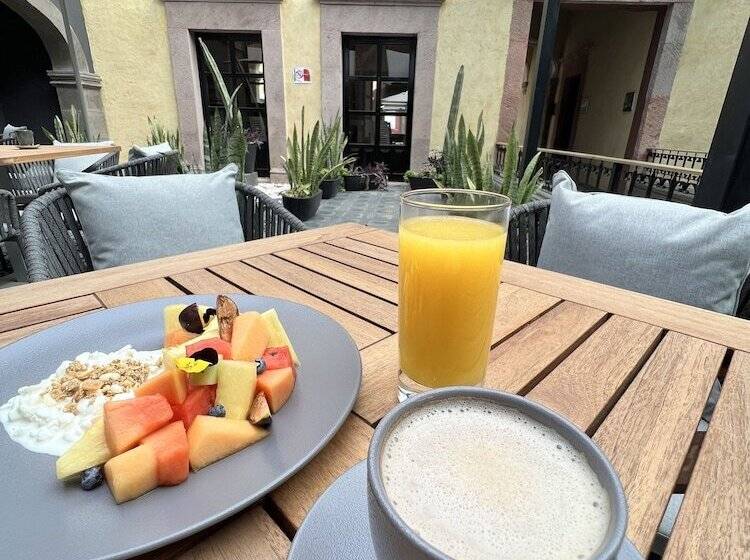 Отель Patio Santiago