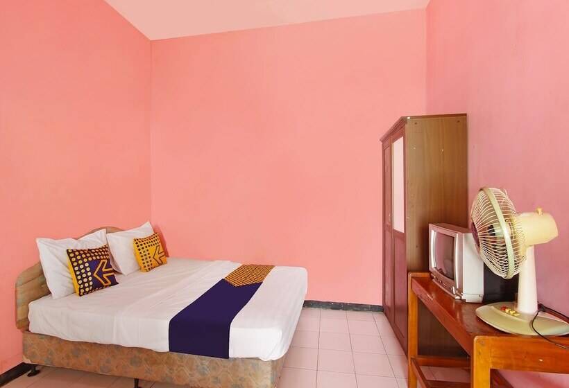 Spot On 91563 Hotel Meilias