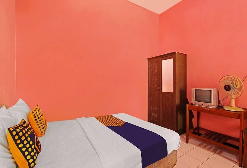 Spot On 91563 Hotel Meilias