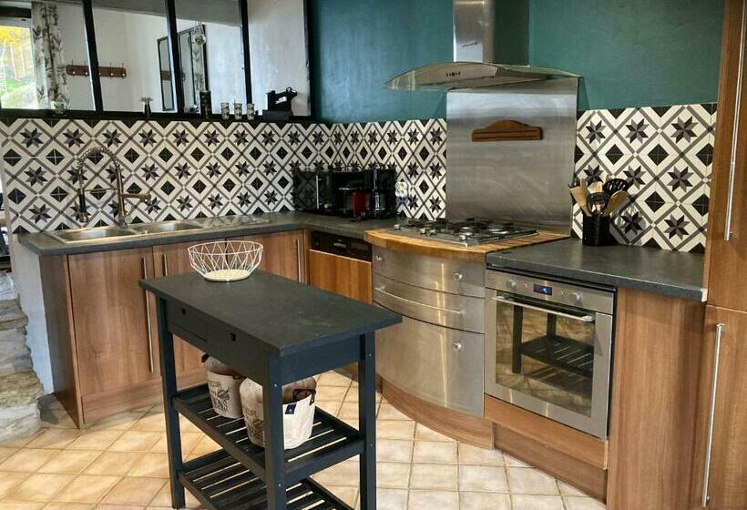 Maison En Pierre De70 M2 Au Cœur D’un Hameau