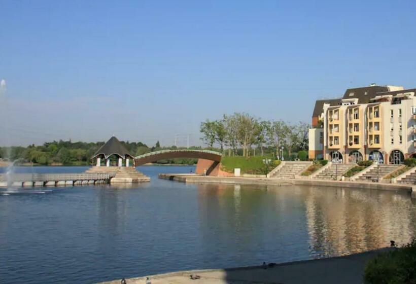 Midoon Guest   The Balcony   Grand Appartement Créteil Proche Paris