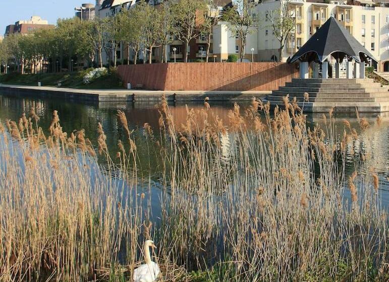 Midoon Guest   The Balcony   Grand Appartement Créteil Proche Paris