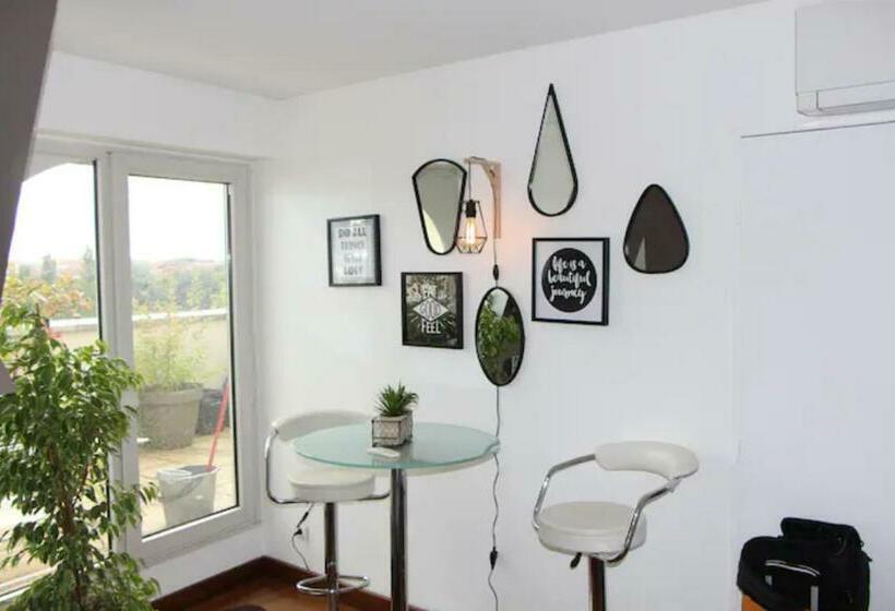 Midoon Guest   The Balcony   Grand Appartement Créteil Proche Paris
