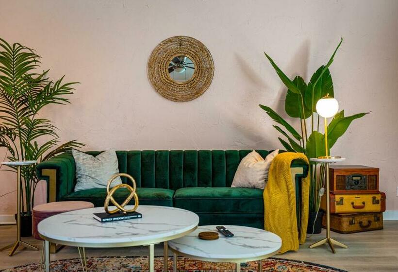 膳宿费 Dallas Oak Lawn Oasis W/ Private Pool, Hot Tub