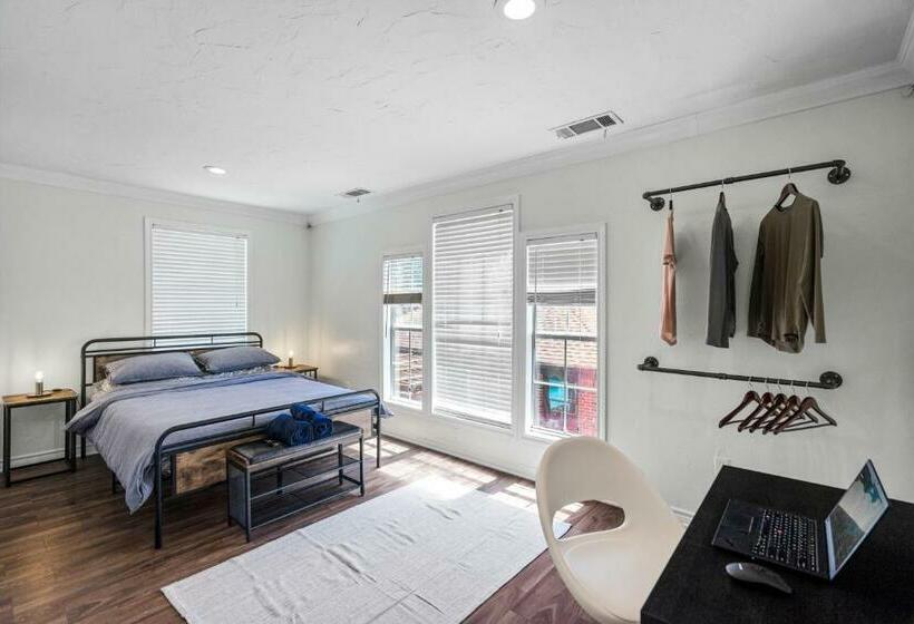 膳宿费 Dallas Oak Lawn Oasis W/ Private Pool, Hot Tub