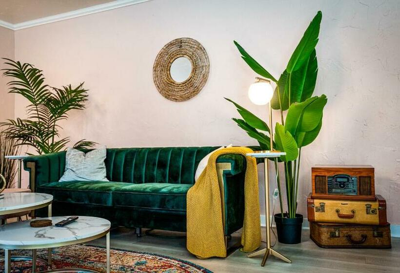 膳宿费 Dallas Oak Lawn Oasis W/ Private Pool, Hot Tub