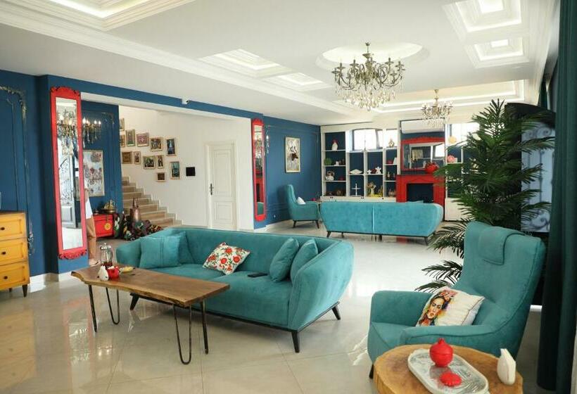 پانسیون Novart Gallery