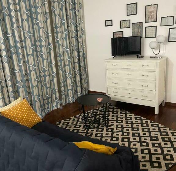 Poli House City Center