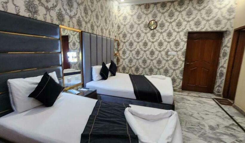 Red Fort Hotel Gulberg