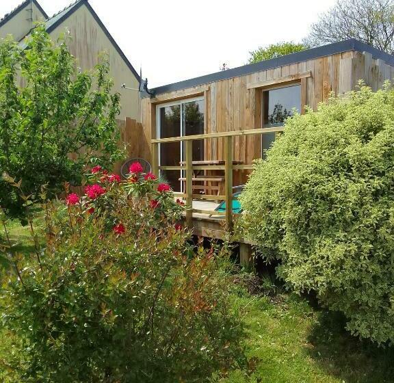 Tiny House Dans Jardin Arboré