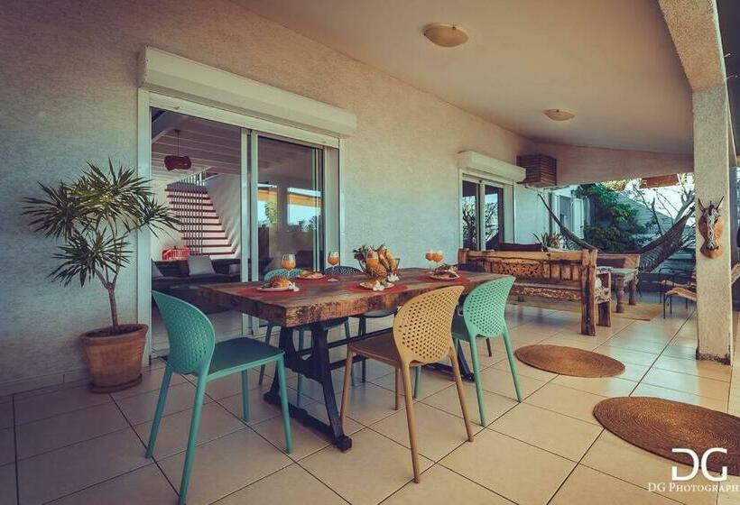 Villa Paille En Queue