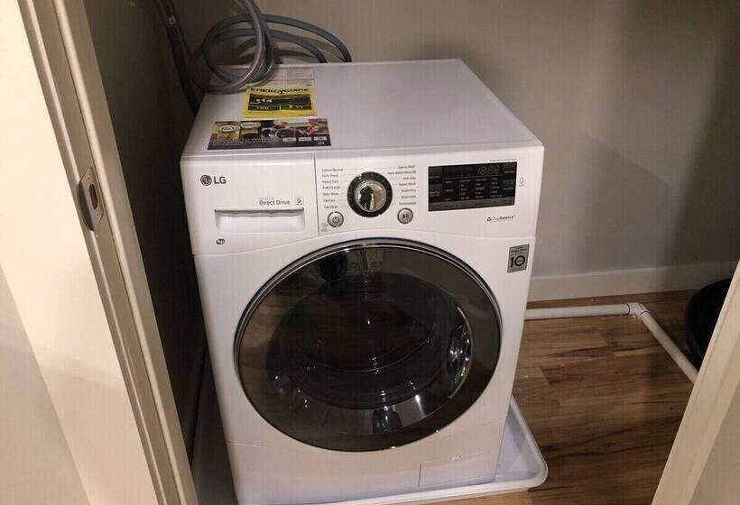 208 New Downtown Living Studio