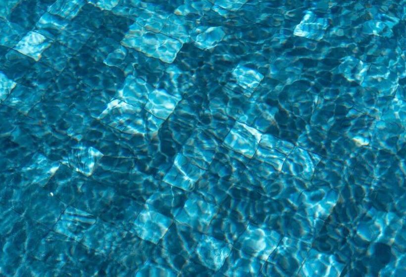 豪华海滨5卧室泳池别墅