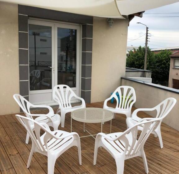 Appartement Lumineux Avec Grande Terrasse