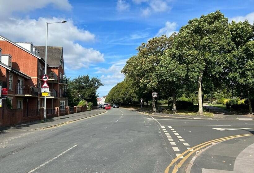 Beautiful 2 Bed Apartment In Poulton Le Fylde