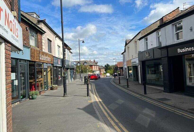 Beautiful 2 Bed Apartment In Poulton Le Fylde