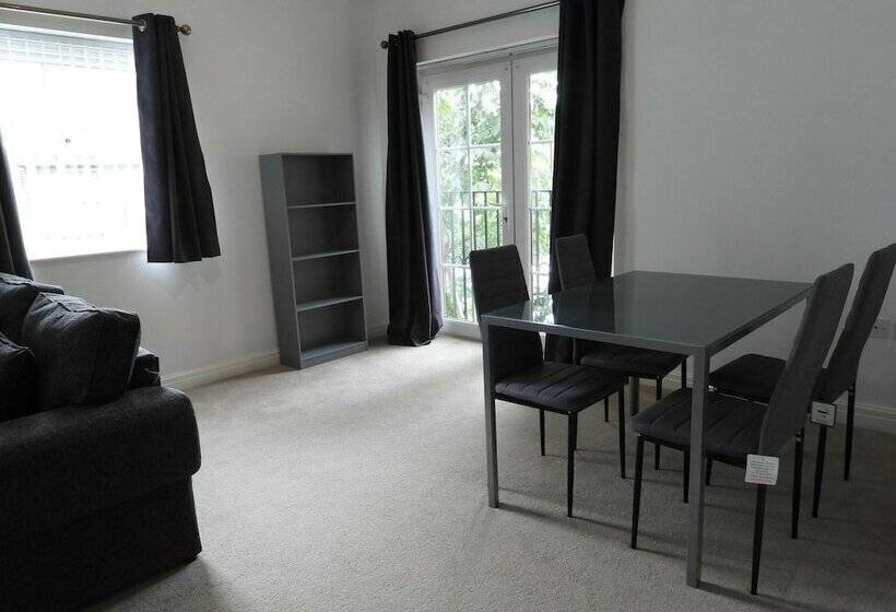 Beautiful 2 Bed Apartment In Poulton Le Fylde