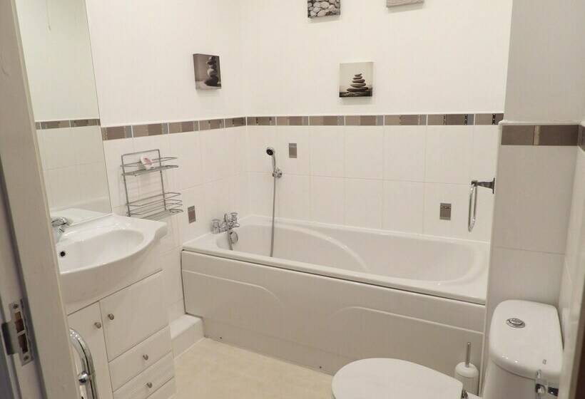 Beautiful 2 Bed Apartment In Poulton Le Fylde