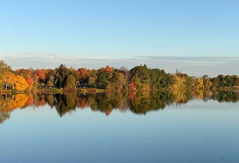 Bright 2 Br, Pets Welcome, Steps To Lake, Restaurants And Train