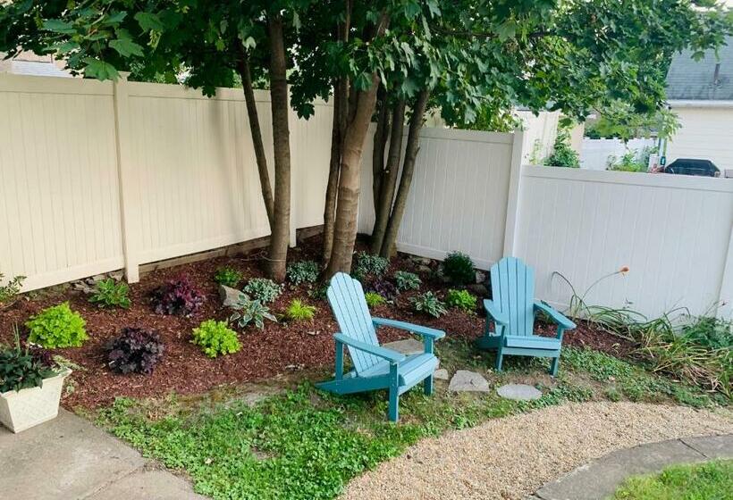 Bright 2 Br, Pets Welcome, Steps To Lake, Restaurants And Train