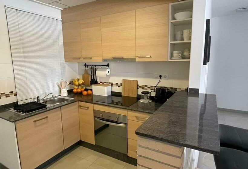 C. Del Mar   De Luxe Apartament Centrum Torrevieja