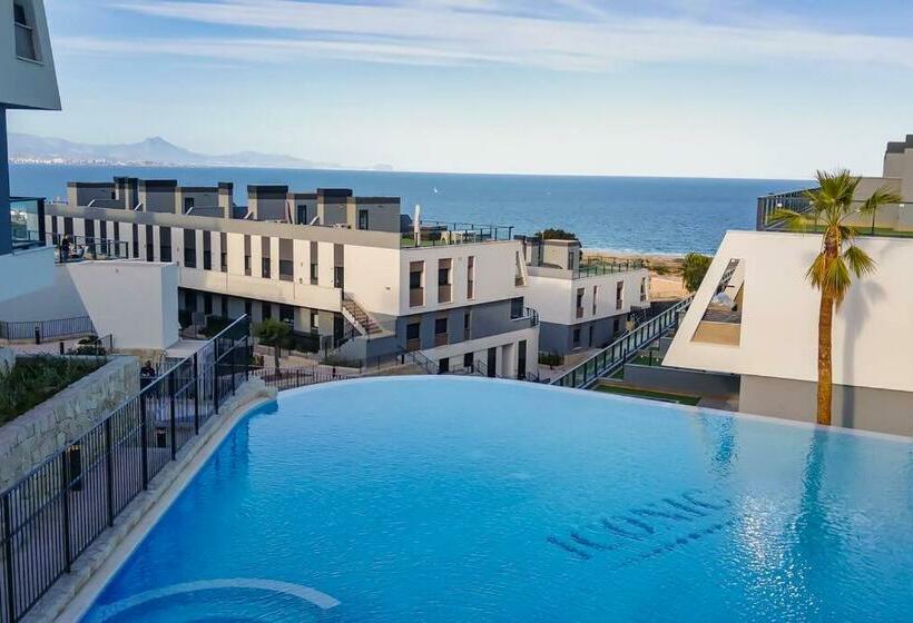 Iconic Sea Views Luxury Apartment